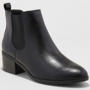 Black Chelsea Boots